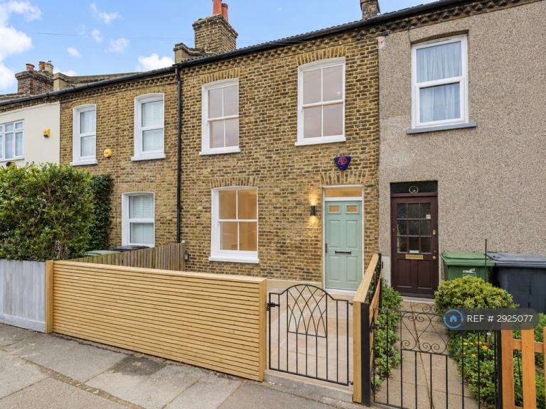 2 bedroom house in Summerfield St, London, SE12 (2 bed) (#2925077)