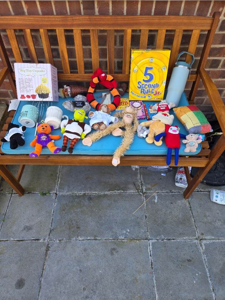 Various car boot items 3