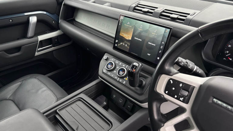 2022 Land Rover Defender 110 3.0 D300 MHEV X-Dynamic HSE SUV 5dr Diesel Auto 4WD Euro 6 (s/s) (30...