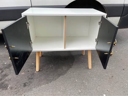 Nice sideboard cabinet/tv table £15