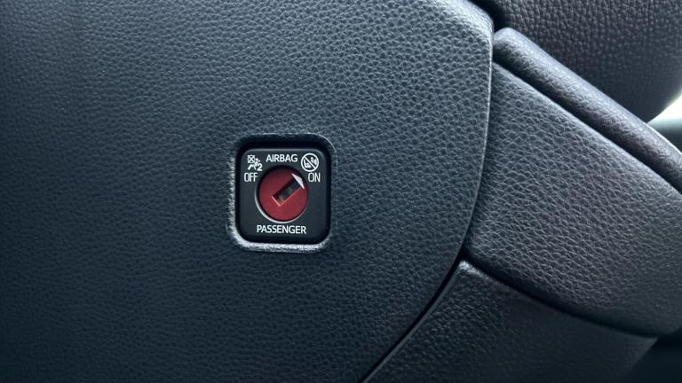 2024 Toyota C-HR 1.8 VVT-h Design SUV 5dr Petrol Hybrid CVT Euro 6 (s/s) (140 ps) HATCHBACK Petro...