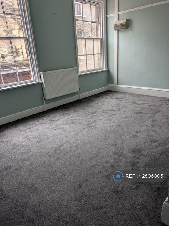 1 bedroom flat in High St, King's Lynn, PE30 (1 bed) (#2806005)
