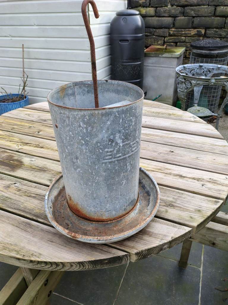 Poultry feeder. Galvanized 
