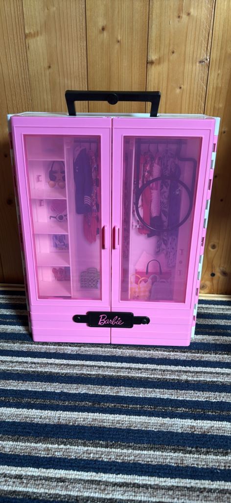  Barbie wardrobe 