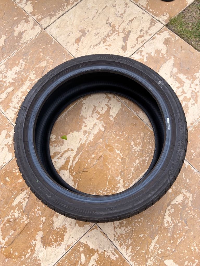 Bridgestone 215/40/18 