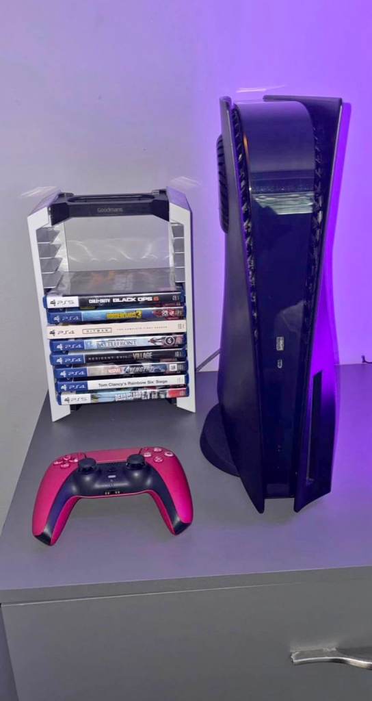 PS5 Disc Edition - Black with red controller and games