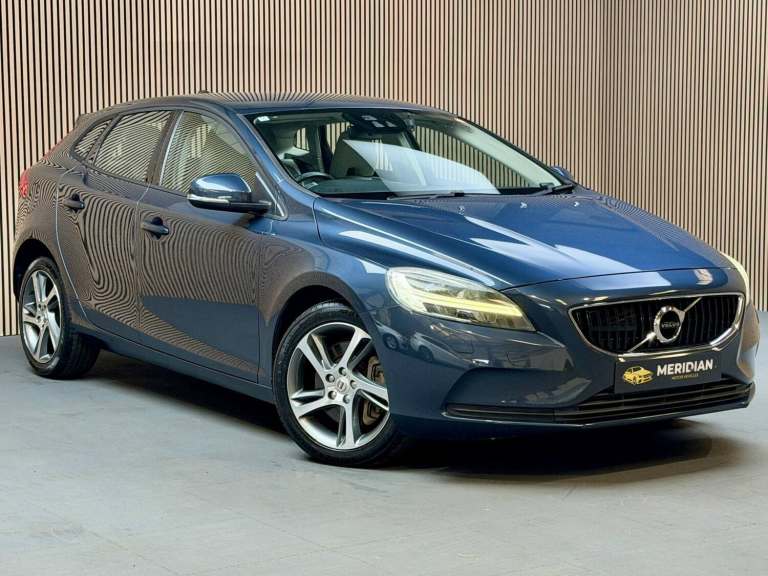 2016 Volvo V40 1.5 T3 Momentum Nav Plus Hatchback 5dr Petrol Auto (152 ps) Hatchback Petrol Autom...