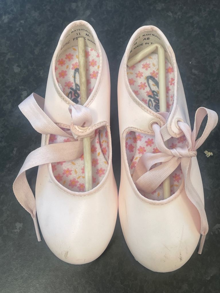 Pink Tap Shoes for Child – Size 11, Good Condition
