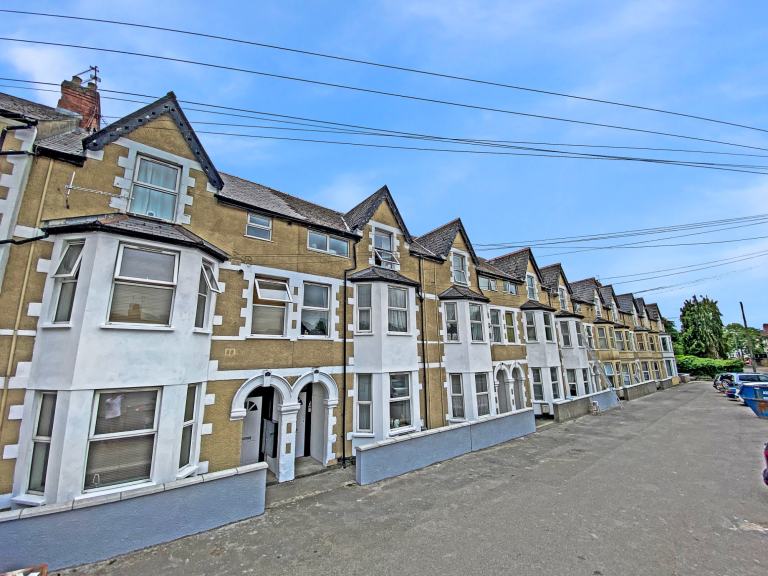 2 bedroom flat in 19 Ely Road, Cardiff, CF5 Book Online - The Rent Guru {65}