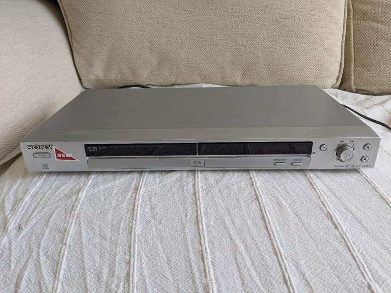 Sony Champagne Silver CD Player DVP-NS330 Fully Tested & Working - slimline