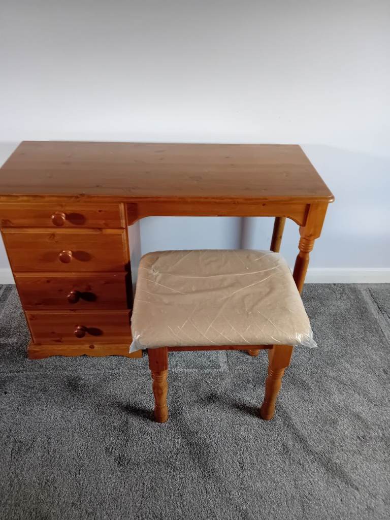Wooden Dressing Table with Four Drawers and Stool
