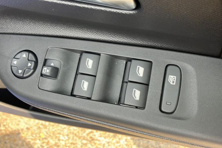  Vauxhall Corsa Electric 50kWh Ultimate Hatchback 5dr Electric Auto 136 ps