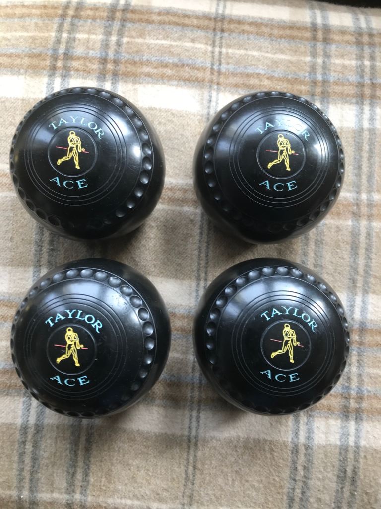 Taylor Ace 4H BB07 std grip black javelin thrower motif bowls. GC. (PRICE DROP)