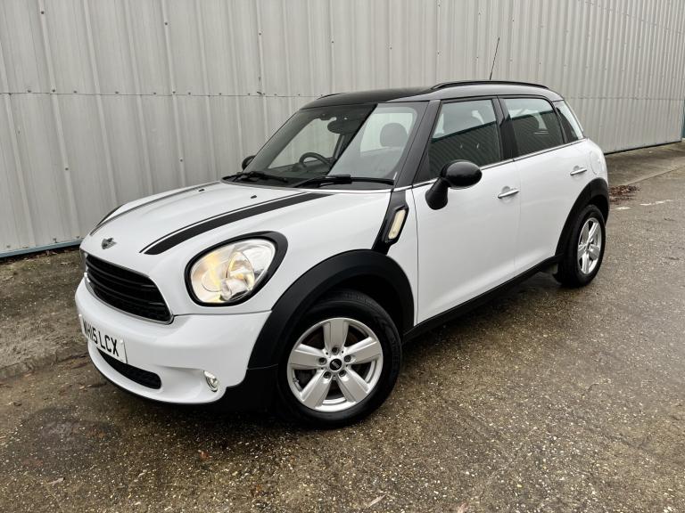 MINI COUNTRYMAN 1.6 Cooper D Countryman White Manual Diesel 2015