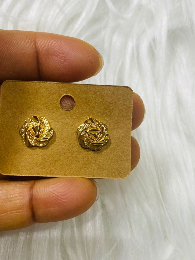 Beautiful stud earrings 2