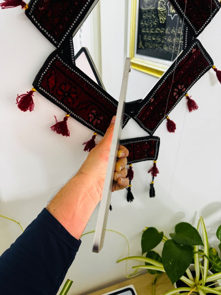 Apple iPad Air 5th Generation Brilliant Condition 