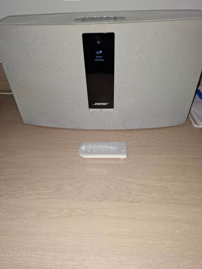 Bose SoundTouch 30 Wi-Fi Speaker - Good Condition