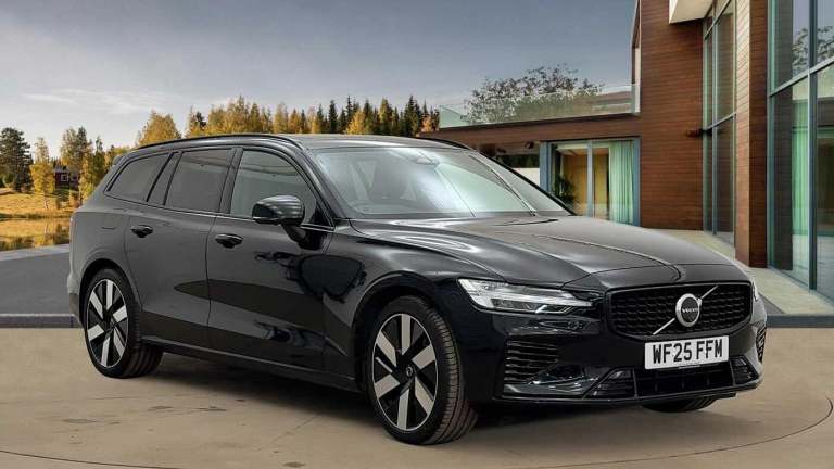 2025 Volvo V60 Ultra, T8 AWD Plug-in hybrid, Electric/Petrol, Dark ESTATE Petrol/Electric Hybrid ...