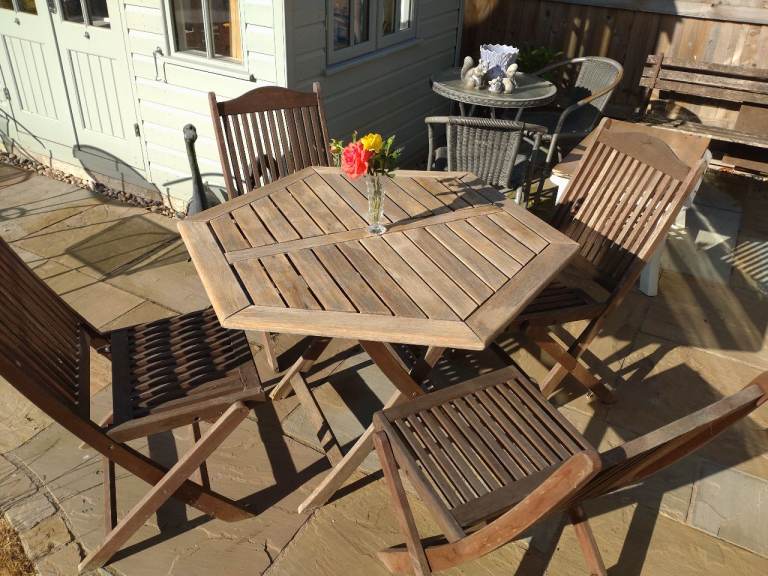 Wooden Hexagonal Garden Table and Chairs Set – Good Condition