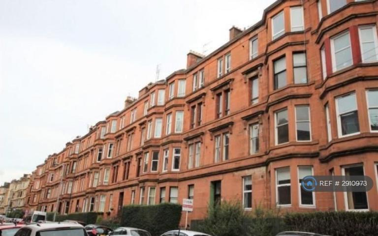 3 bedroom flat in White Street, Glasgow, G11 (3 bed) (#2910973)