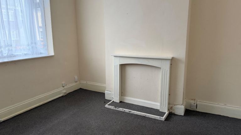 2-Bedroom House To Rent – Haycroft Street, Grimsby (DN31 2HX)