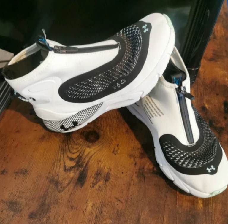 Under Armour Running Trainers – Good Condition