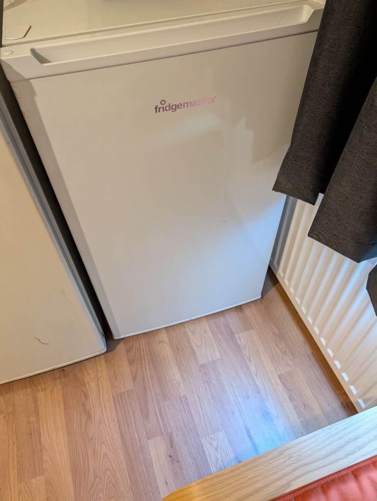 Fridgemaster Mini Fridge - Good Condition