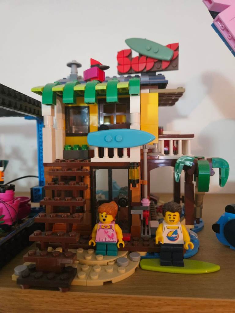 Lego 31118 surfer beach house (retired set)