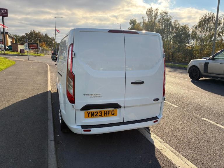 Ford Transit Custom L2 300 LEADER 130PS AIR CON REAR CAMERA 2023 @ £13450 + VAT 
