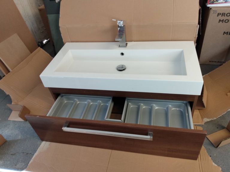 One drawer bathroom vanity unit 