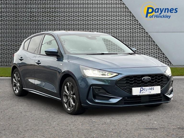 2023 Ford Focus ST-Line 1.0 125ps EcoBoost in Chrome Blue with Winter Pack
