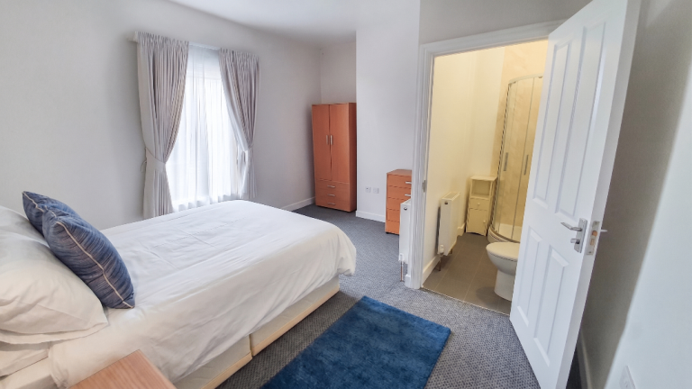 Spacious and modern 4 bed apartment for rent - desirable location walking distance amenities