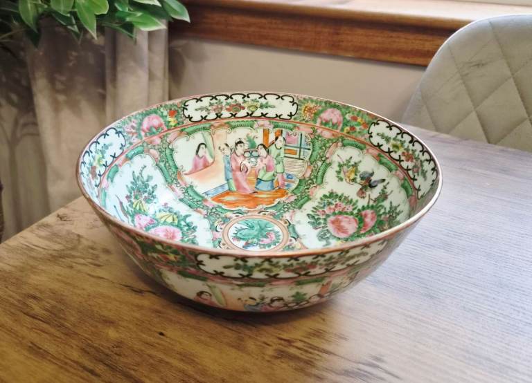 **PENDING COLLECTION ** Mid- Late 20th Century Chinese Famile Rose Bowl