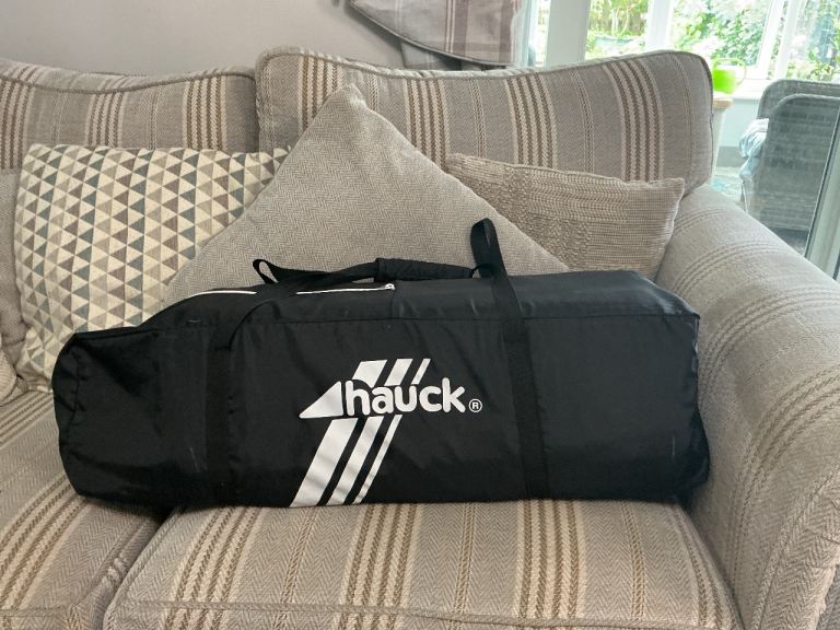 Hauck Travel Cot – Black, very Good Condition