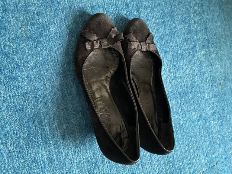 Black suede kitten heels size 3 (36). 