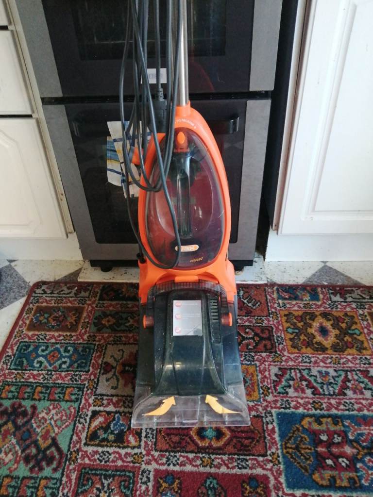 Vax vacuum carpet cleaner. 