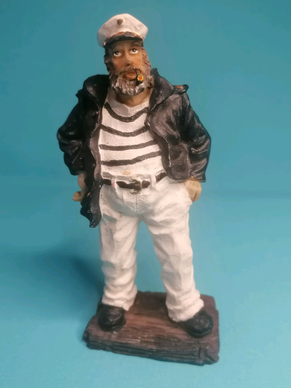 Nice sculpture 4,5inch Ships Captain. (Plaster). 