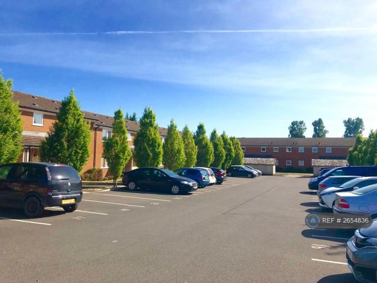 2 bedroom flat in Brookfield Close, Weston Rhyn, Oswestry, SY10 (2 bed) (#2654836)