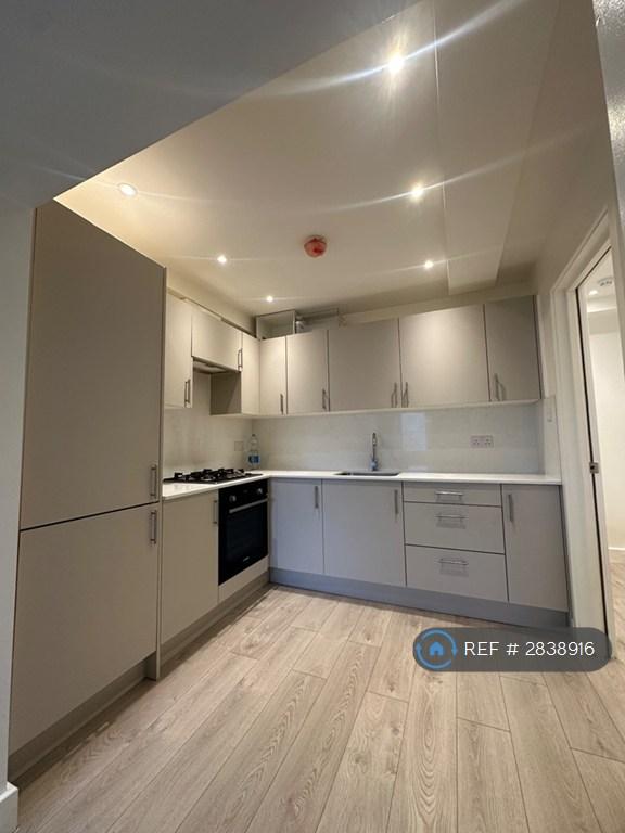 3 bedroom flat in Endwell Road, London, SE4 (3 bed) (#2838916)