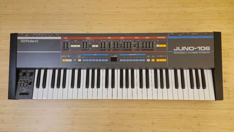 Roland Juno-106 Synthesiser EXCELLENT CONDITION