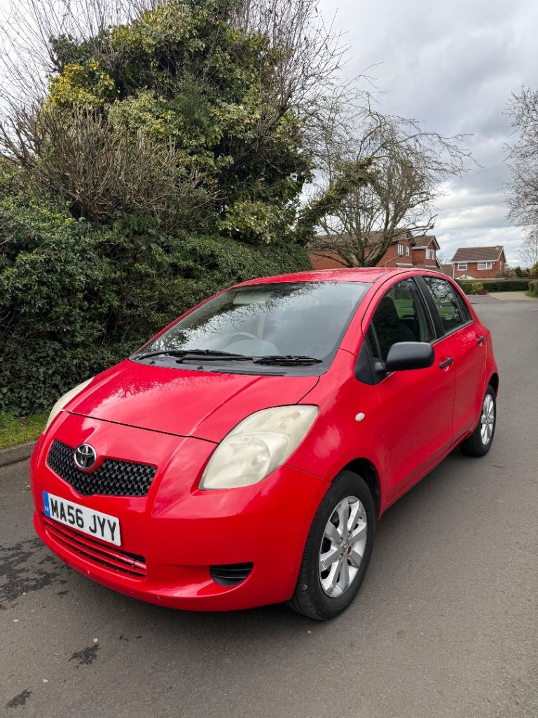 Toyota Yaris 1.0 Petrol   Years Mot / 5 Owners / Cheap To Insure & Tax