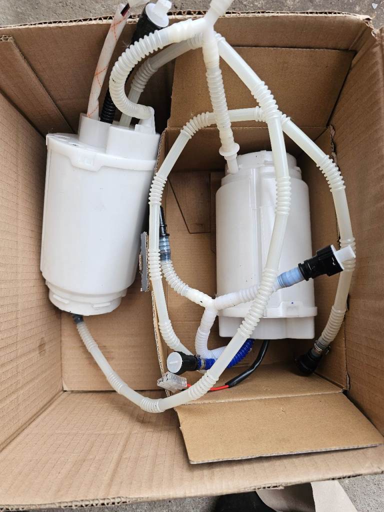 brand new Fuel Pumps Mk 1 Volkswagen Touareg 
