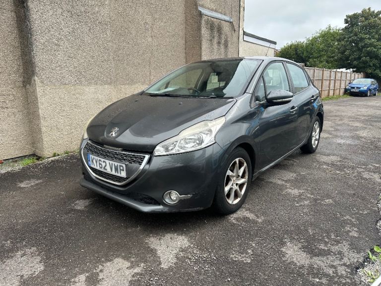 Peugeot 208 Grey 1.4 Diesel Manual 5 Door Hatchback Cheap Car