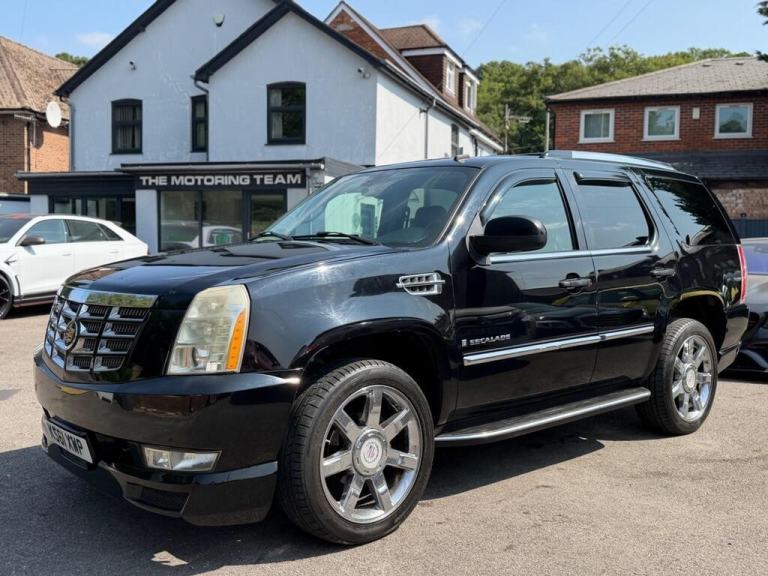 CADILLAC ESCALADE 6.2 V8 4WD [7 SEATS] AUTOMATIC - 2011