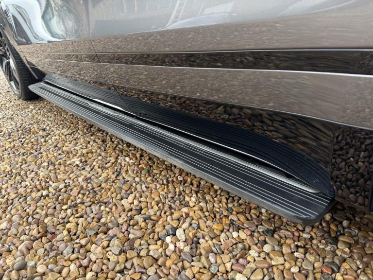 LAND ROVER RANGE ROVER VELAR 3.0 D300 R-Dynamic HSE 2019