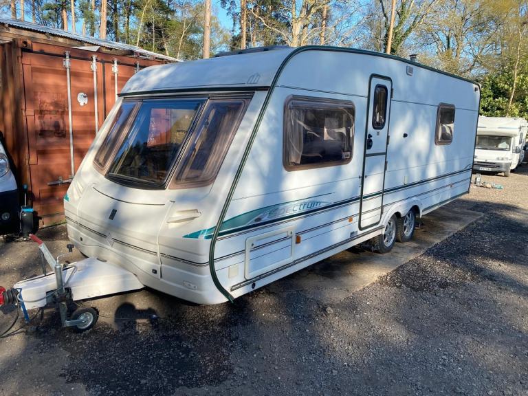 Abbey SPECTRUM 530 - 2004 - 4 BERTH - FIXED BED - MOTOR MOVER