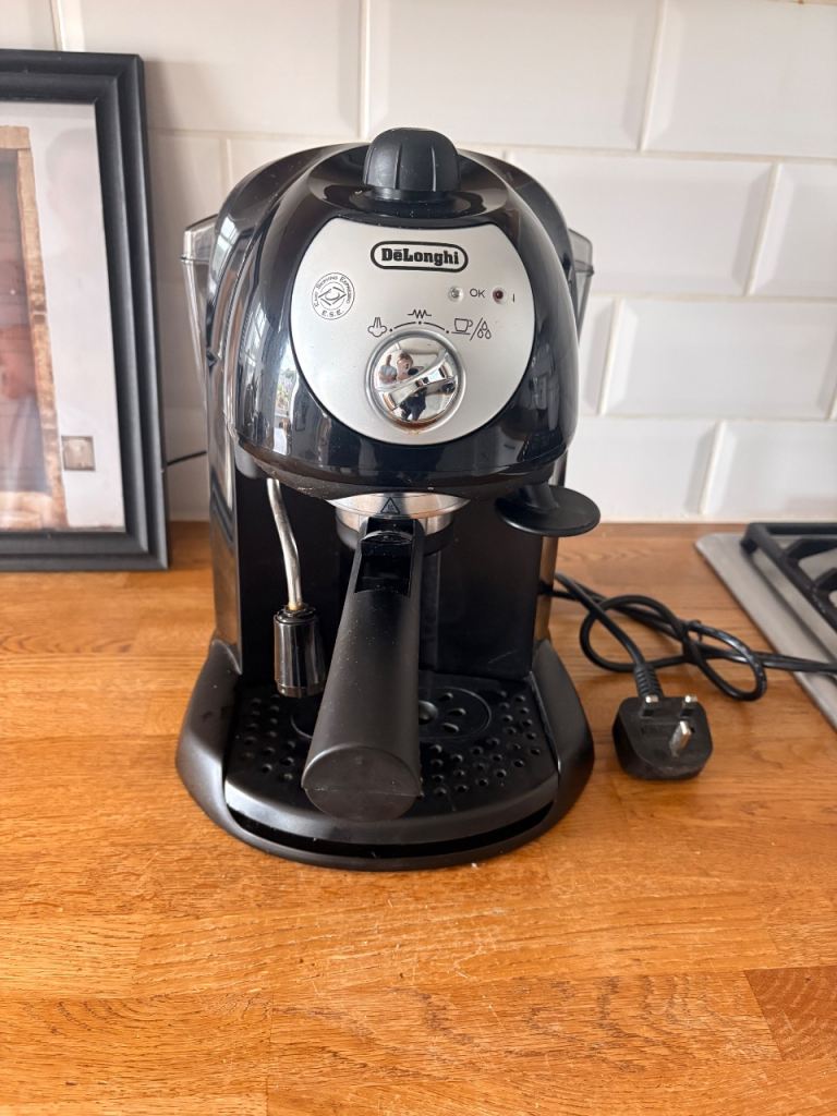 Delonghi coffee machine 