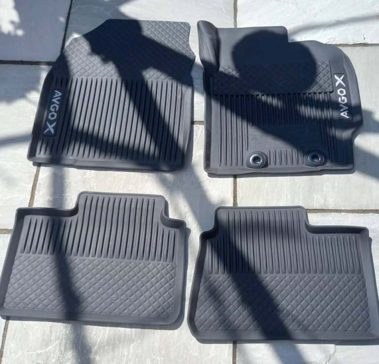 Set of genuine Toyota Aygo X rubber mats
