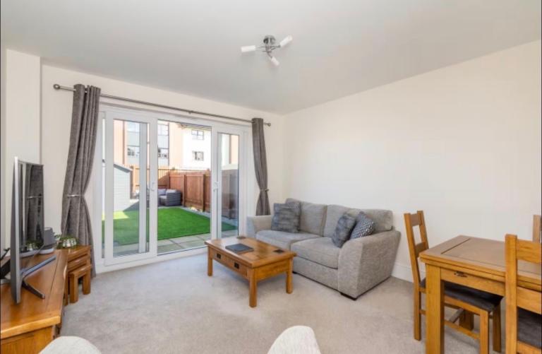 2 bedroom house for rent