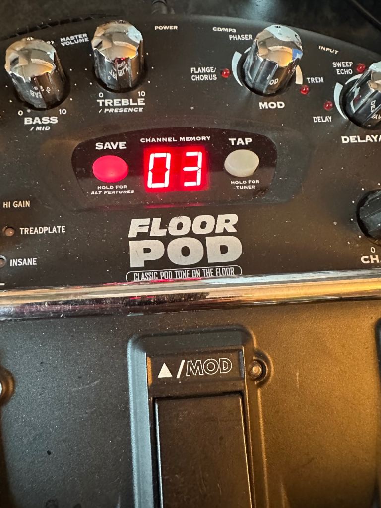 Line 6 Floor POD Guitar Multi-Effects Pedal – Good Condition